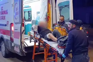 Bacağından bıçaklandı!