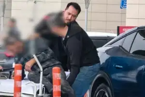 İnegöl'de çatıdan düşen adam yaralandı