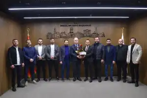 Ertuğrulgazi Mobilyacılar Caddesi Derneği'nden Başkan Taban'a ziyaret