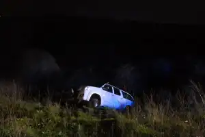 İnegöl'de kontrolden çıkan kamyonet şarampole yuvarlandı