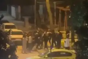 Sokak ortasında birbirlerine girdiler