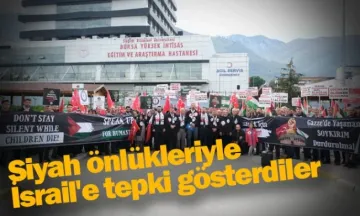 Siyah önlükleriyle İsrail'e tepki gösterdiler