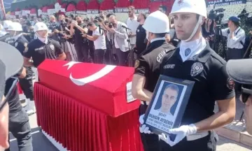 İzmir'deki saldırıda şehit olan polisler son yolculuğuna uğurlandı