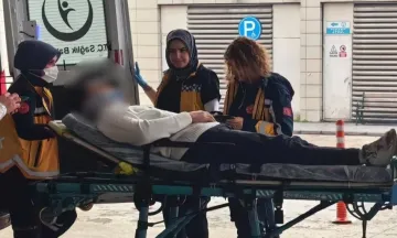 Motosikletten düşen genç yaralandı