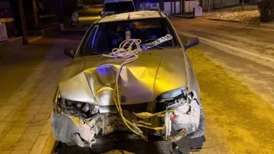 Direğe çarparak durdu!