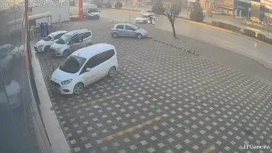 Kaza anı güvenlik kamerasında