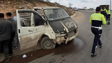 İnegöl'de sürücüsünün kontrolünden çıkarak ...