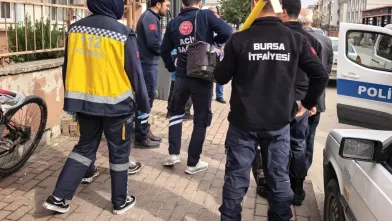 Haber alamayınca ekipler kapıyı kırıp içeri girdi ...