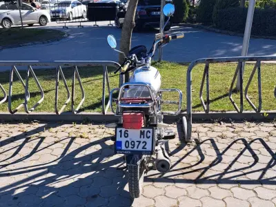 Sürücüsünün kontrolünden çıkan motosiklet devrildi: 4 yaralı