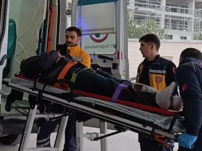 Motosikletli gençler ölümden döndü!