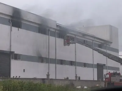 İnegöl'de mobilya fabrikasında yangın