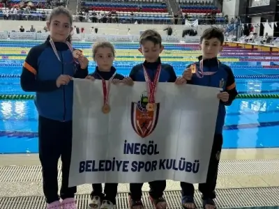 İnegöl Belediyespor Yüzme Takımından 18 Madalyalık Gurur