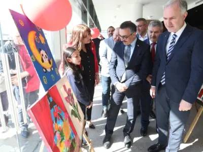 İnegöl’ün Küçük Sanatçılarının Eserleri 23 Nisan Özel Sergisinde Görücüye Çıktı