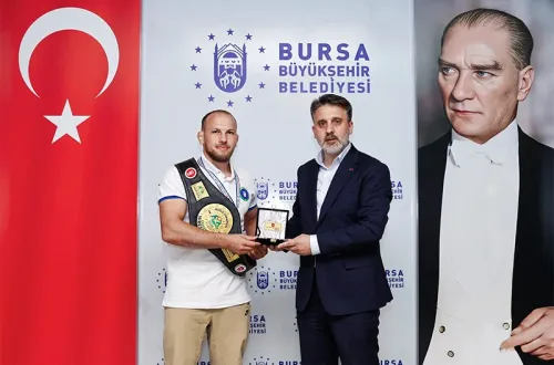 Başkan Vekili Biba'dan dünya şampiyonu güreşçiye tebrik