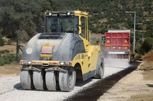 Büyükşehir 5 ilçede yolları yeniliyor
