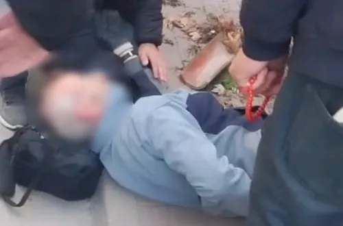 İnegöl'de tamir için çıktığı çatıdan ...