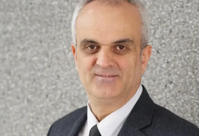 Adaylığını açıkladı!