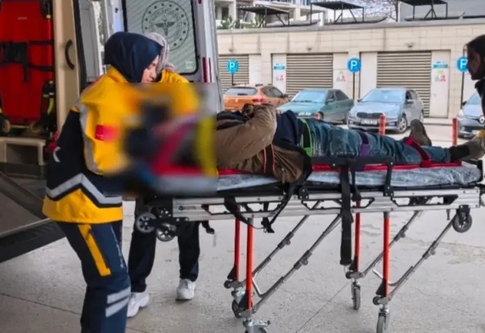 Gözünü hastanede açtı!