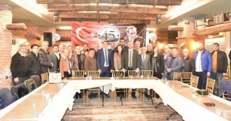 Manisa Dostlar Meclisi'nin konuğu Demokrat Parti Belediye Başkan adayları 