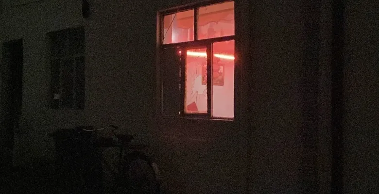 Fırça sapıyla darp edildi!