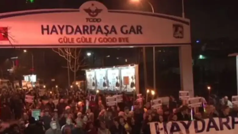 Haydarpaşa Yangının Yıl Dönümünde Meşaleli Yürüyüş