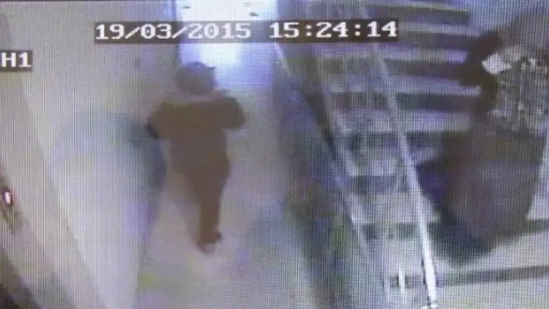 8 bin liralık altın çalan hırsızlar kamerada !