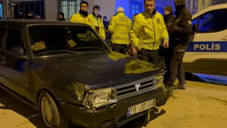 Kaza yaptı, aracı bırakıp kaçtı