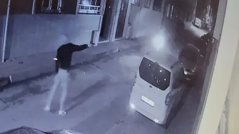 İnegöl de eve silahlı saldırı kamerada