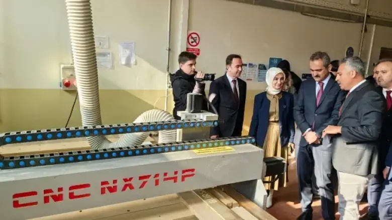 Bakan Özer: 'Kat sayı uygulamasından sonra ciddi travma yaşayan mesleki eğitim artık çok güçlü'