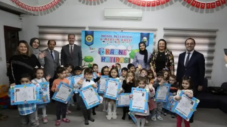 Beşinci Mevsimin Minikleri İlk Karnelerini Aldı