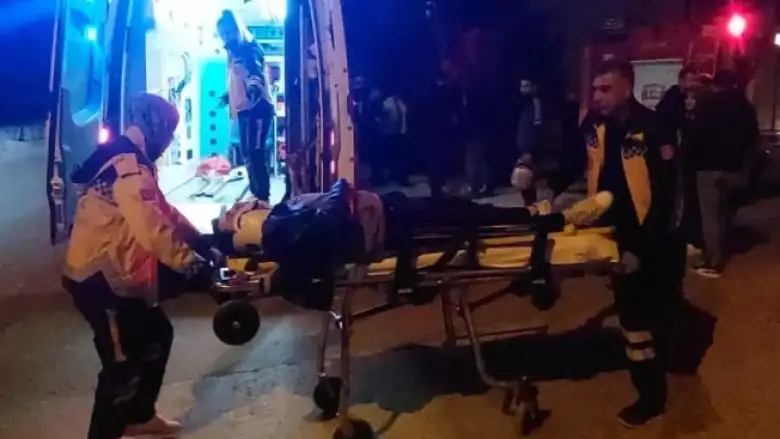 İnegöl'de gece yarısı feci kaza: Araçta sıkıştılar...