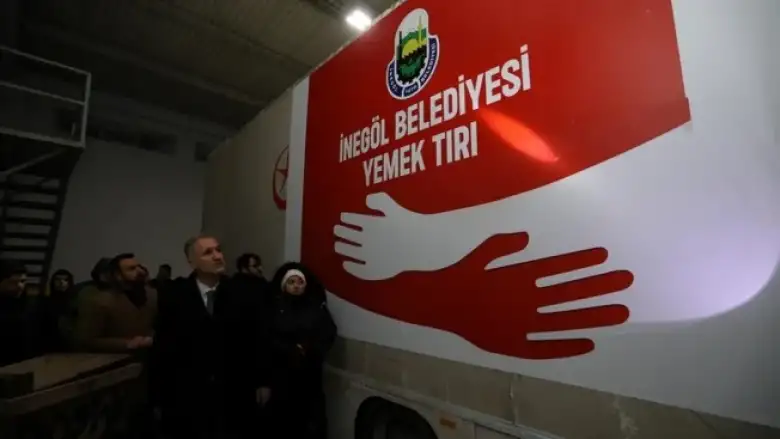 İnegöl Belediyesi Yemek Tırı Deprem Bölgesine Hareket Etti