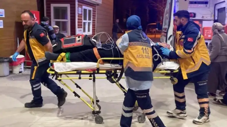 Hafif ticari aracın çarptığı adam ağır yaralandı