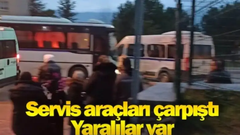 İnegöl'de servis araçları çarpıştı; 3 yaralı