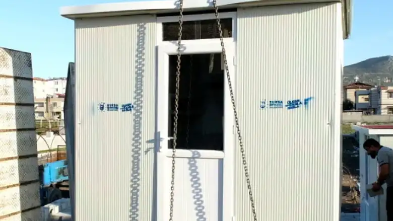 Çifte felaket yaşayan aileye Büyükşehir sahip çıktı