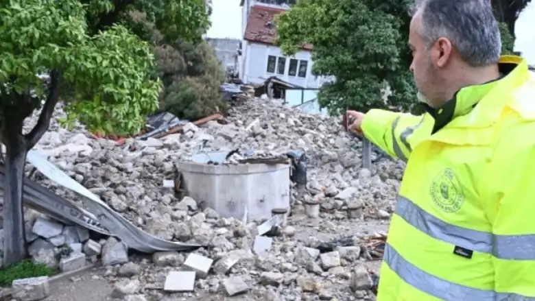 Enkazdan 700 yıllık tarih çıkacak