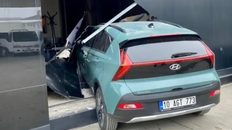 Fren yerine gaza basınca...