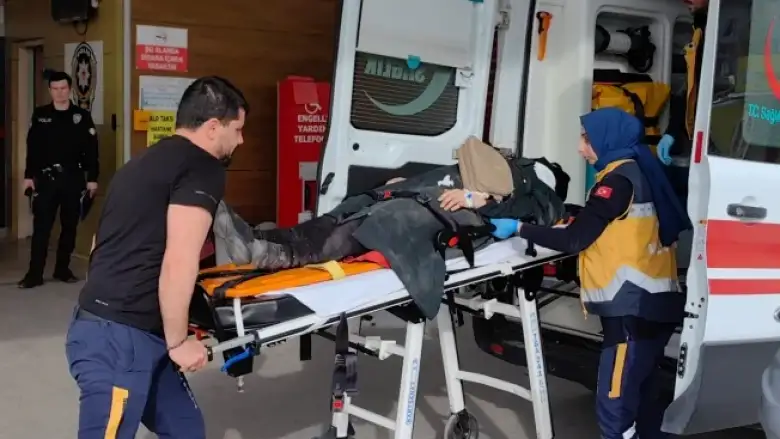 Kontrolden çıkan otomobil bisiklete çarptı