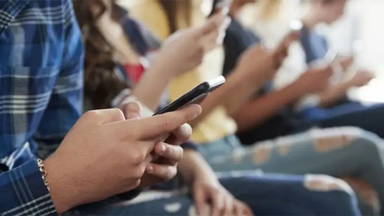 Resmi Gazete'de yayımlandı! Öğrencilere telefon ve bilgisayar desteğinin detayları belli oldu