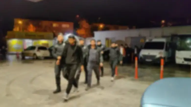 Operasyonlar devam ediyor: 23 kaçak göçmen yakalandı!