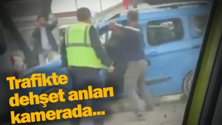 Trafikte dehşet anları kamerada...
