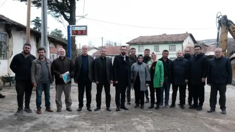 Kırsal mahallelerde yol çalışmaları sürüyor