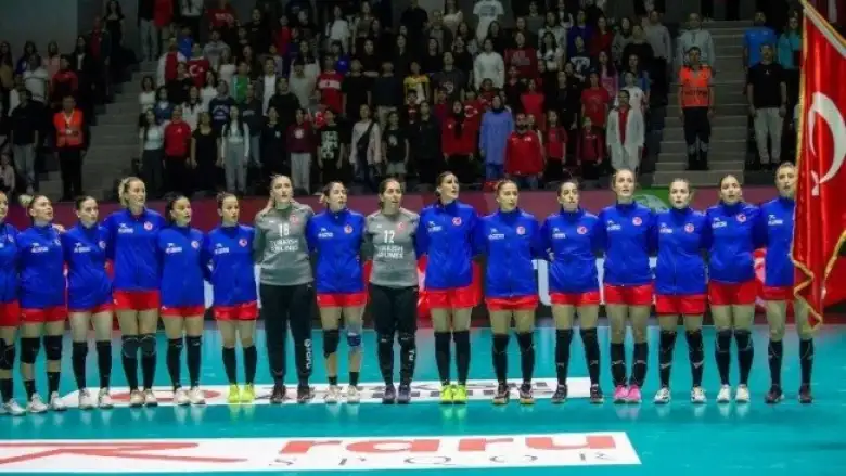 A Milli Kadın Hentbol Takımı'nın kamp kadrosu açıklandı