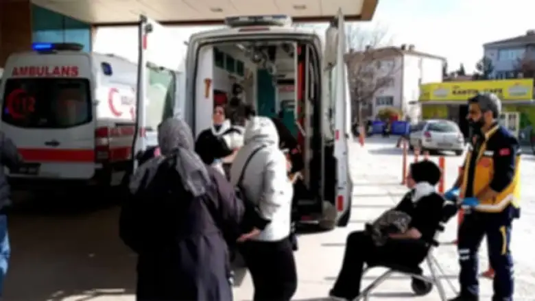 Kurs aracına arkadan çarptı