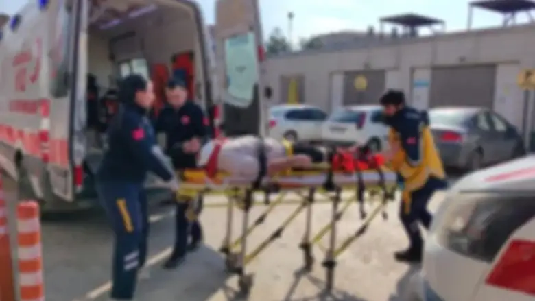 Yüksekten düşen işçi hastanelik oldu