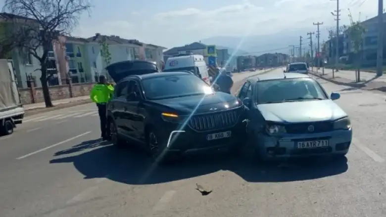 İnegöl'de kaza:2'si çocuk 5 yaralı