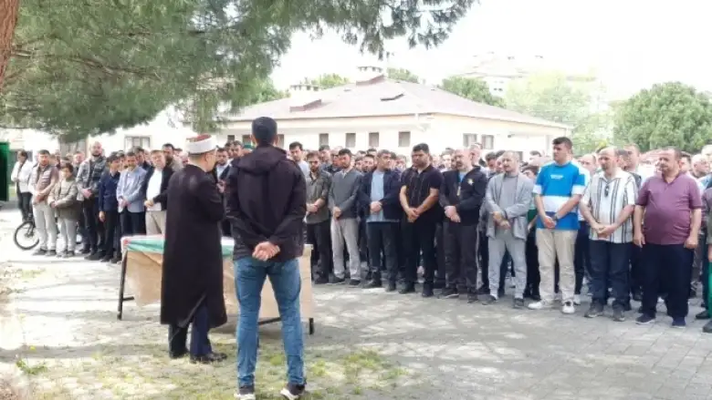 Filistin'de hayatını kaybedenler için gıyabi cenaze namazı kılındı