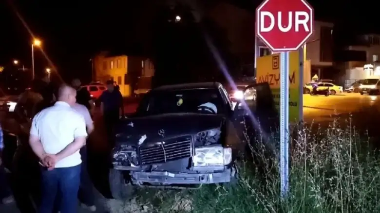 Otomobiller çarpıştı: 2 yaralı