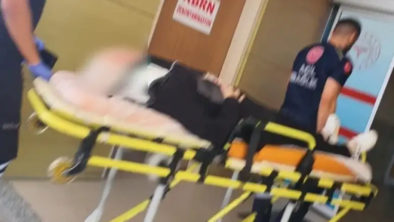 Otomobil ile hafif ticari araç çarpıştı