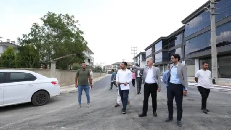 Ertuğrulgazi Mahallesinde Tretuvar Ve Yol Kaplama Çalışmaları Sürüyor